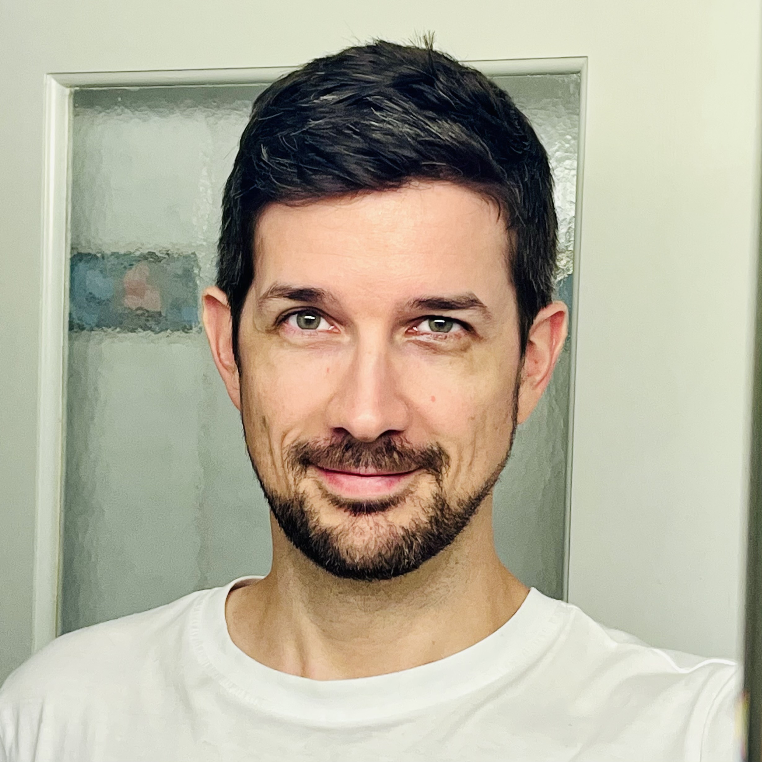 Fabrizio Marra, Gründer von livesmart365